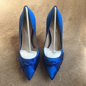 NWT Nicole Miller Blue Pumps